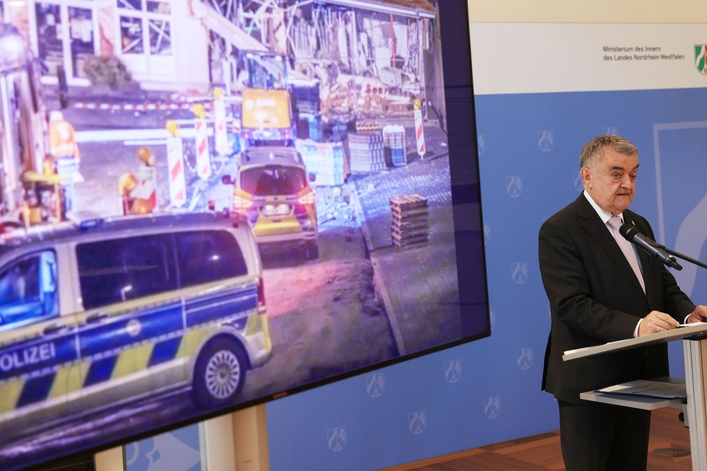 Herbert Reul (CDU), Innenminister von Nordrhein-Westfalen, sagt Sprengern von Bankautomaten verstärkt den Kampf an.